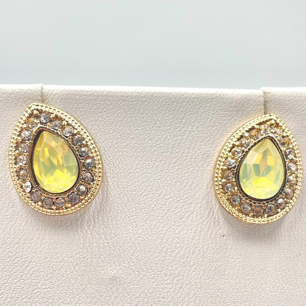 Vintage Retro Gold Tone Tear Drop Stud Earrings Yellow Crystal Rhinestone Halo